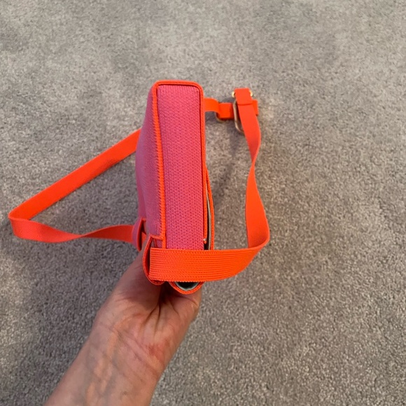 Rothy’s hot pink belt bag - Picture 4 of 6